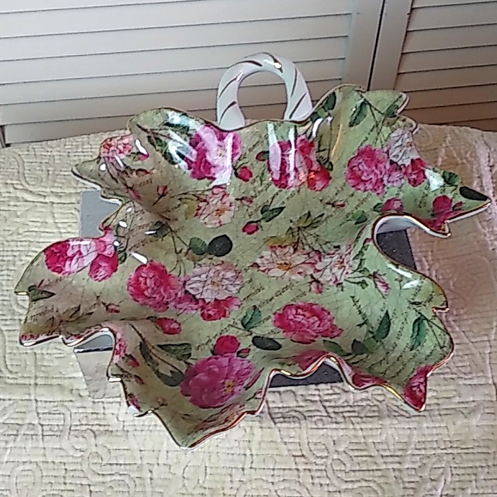 Royal Danube Leaf Serving Dish